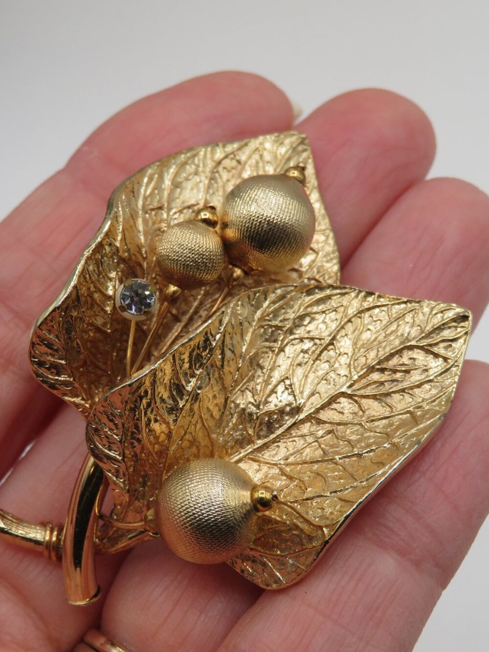 Vintage Capri Leaf Gold Tone Brooch